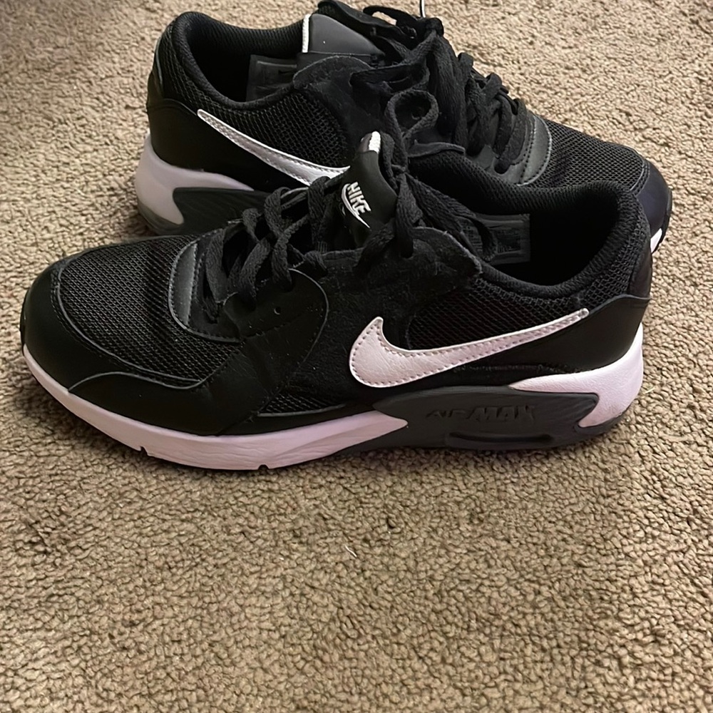 Nike shoes size 7